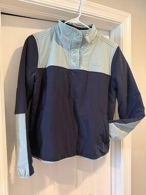 The North Face Women’s 1/4 zip Mountain Sweatshirt. Size Medium